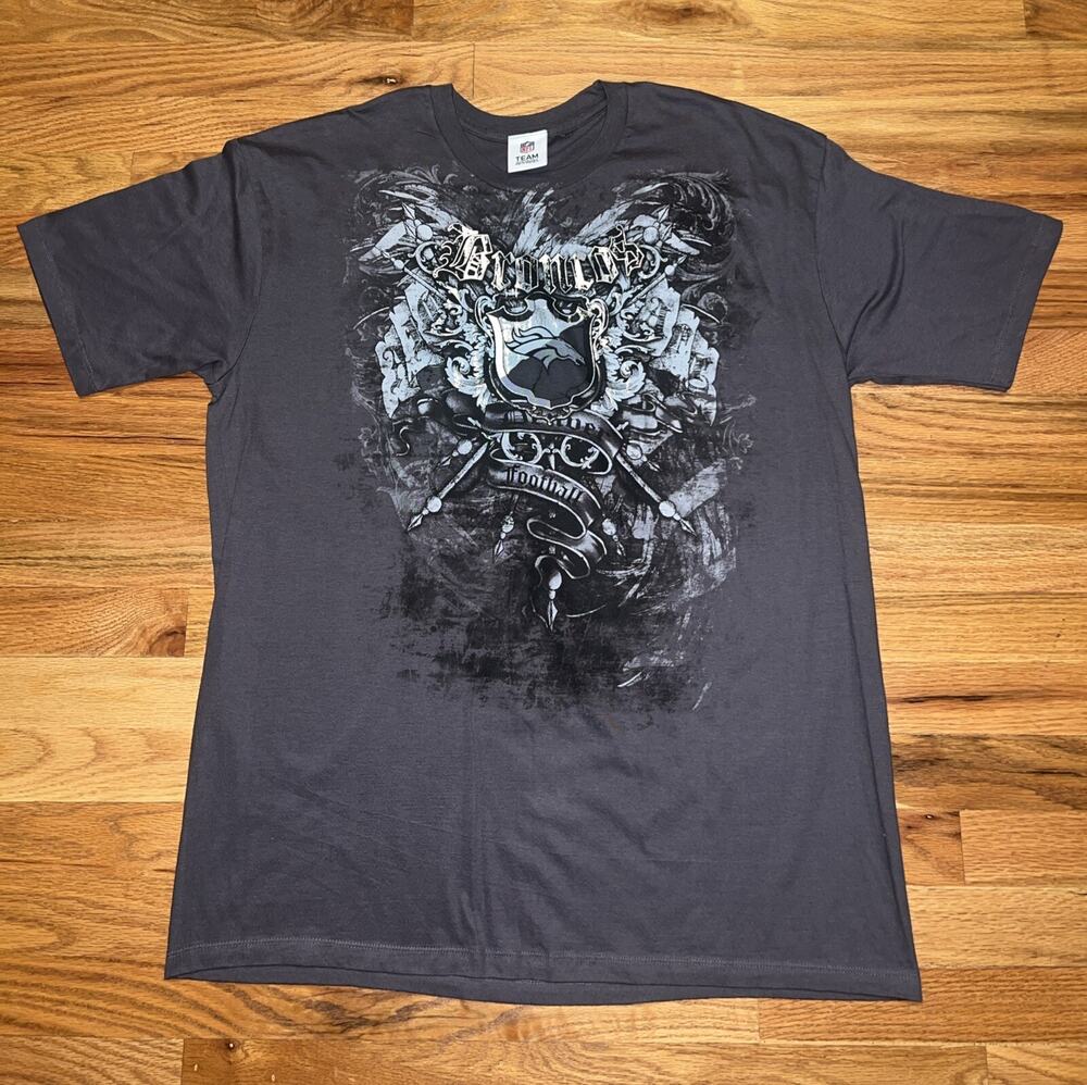 Denver Broncons NFL Football shirt Size large ? Affliction Style Y2K Gray Tee